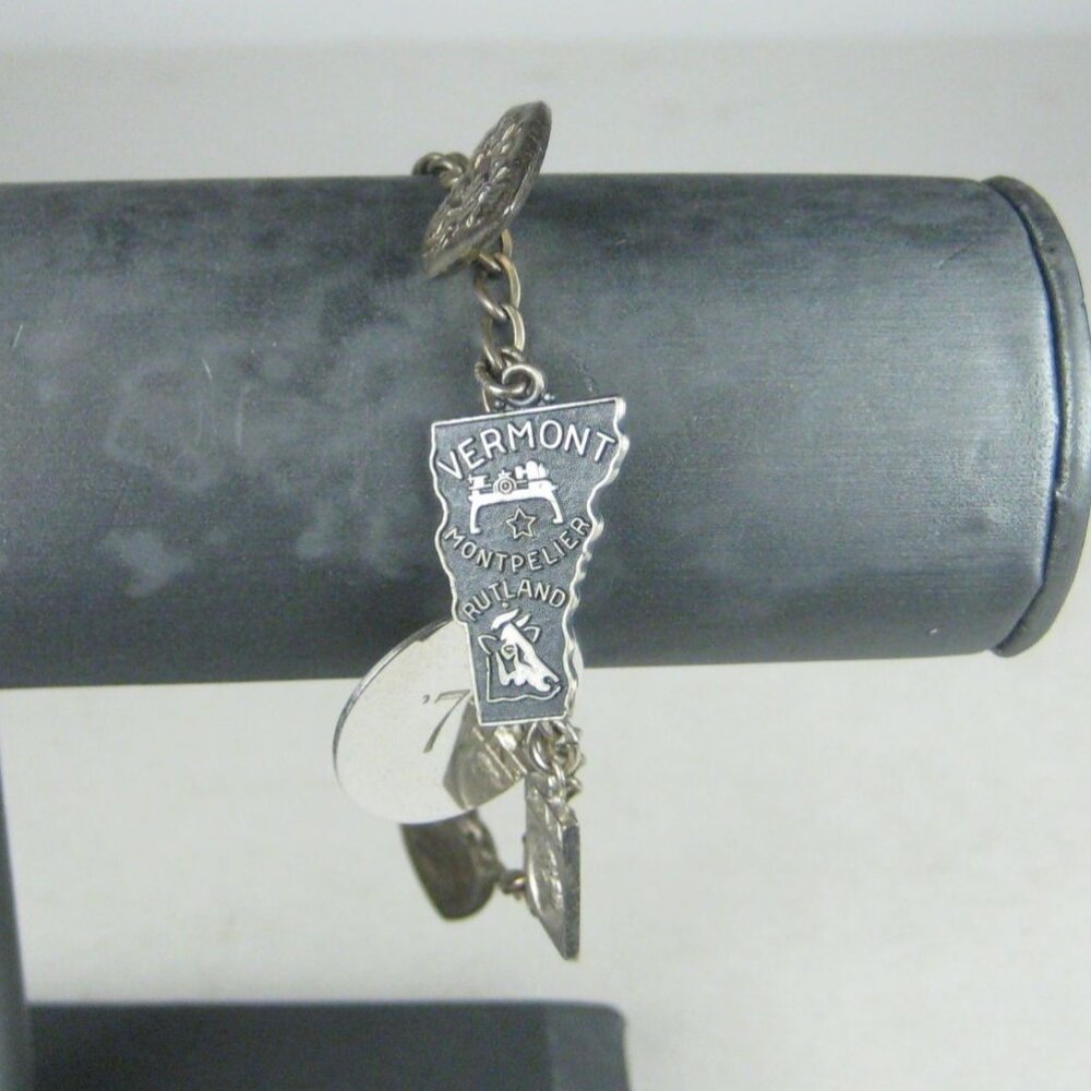 Vintage Charm Bracelet Praying Hands Heart Charms Vermont  State 7 inch Wildcat